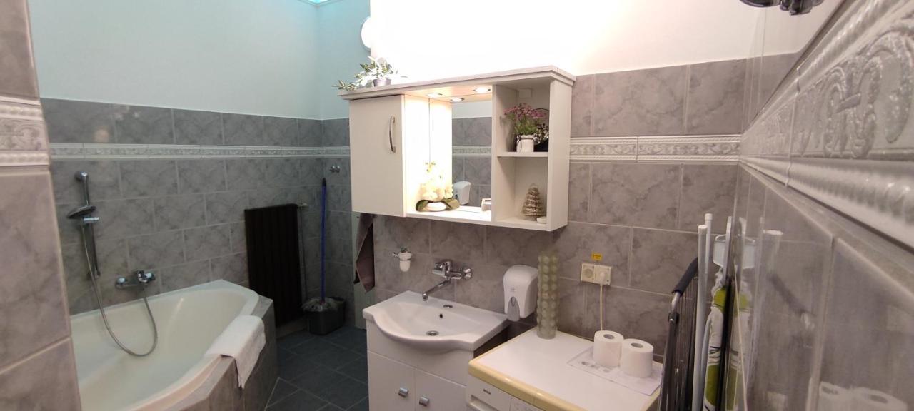 Center Apartman Σέγκεντ Εξωτερικό φωτογραφία