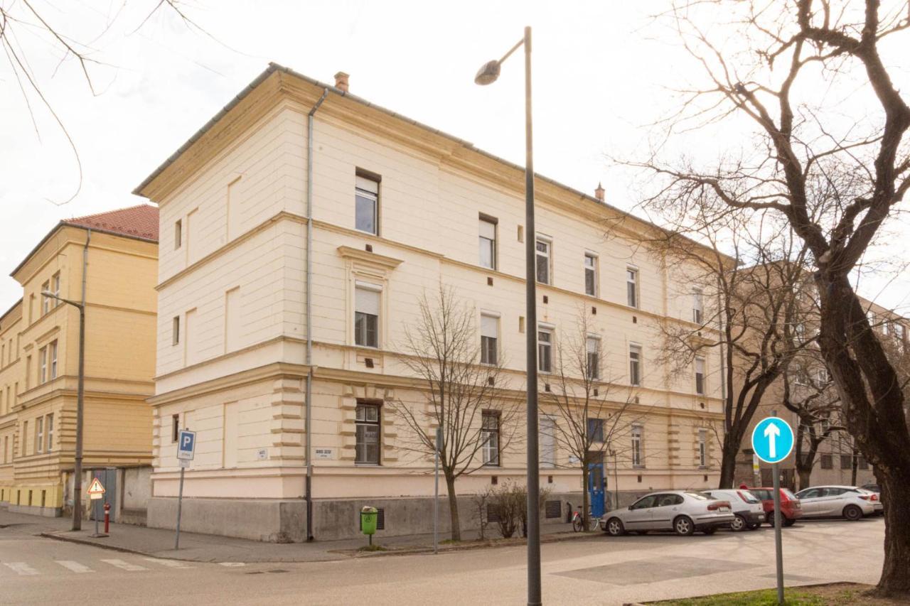 Center Apartman Σέγκεντ Εξωτερικό φωτογραφία